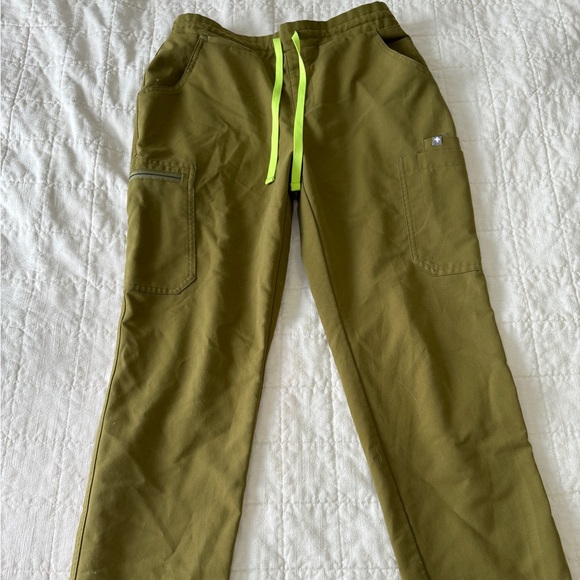 FIGS Women’s Technical Collection One-pocket top & Skinny Pants - Picture 2 of 8